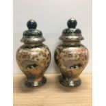 A PAIR OF VINTAGE JAPANESE JAR & COVERS 22CM H