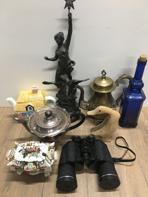 ORNAMENTS INCLUDING BRONZE EFFECT STATUE