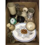 BOX OF MIXED CERAMICS STUDIO POTTERY & GLASS