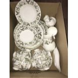 1 BOX WEDGWOOD STRAWBERRY HILL CHINA (57)