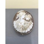 ANTIQUE GOLD CAMEO BROOCH (FINE QUALITY)