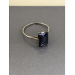 18CT WHITE GOLD RING BLUE STONE