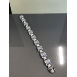 14CT WHITE GOLD DIAMOND CLUSTER BRACELET