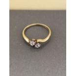 18CT DIAMOND 2 STONE CROSS OVER RING