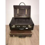 3 VINTAGE SUITCASES