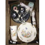 1 BOX OF AINSLEY PLATES WEDGWOOD BLUE AND WHITE AND OTHERS