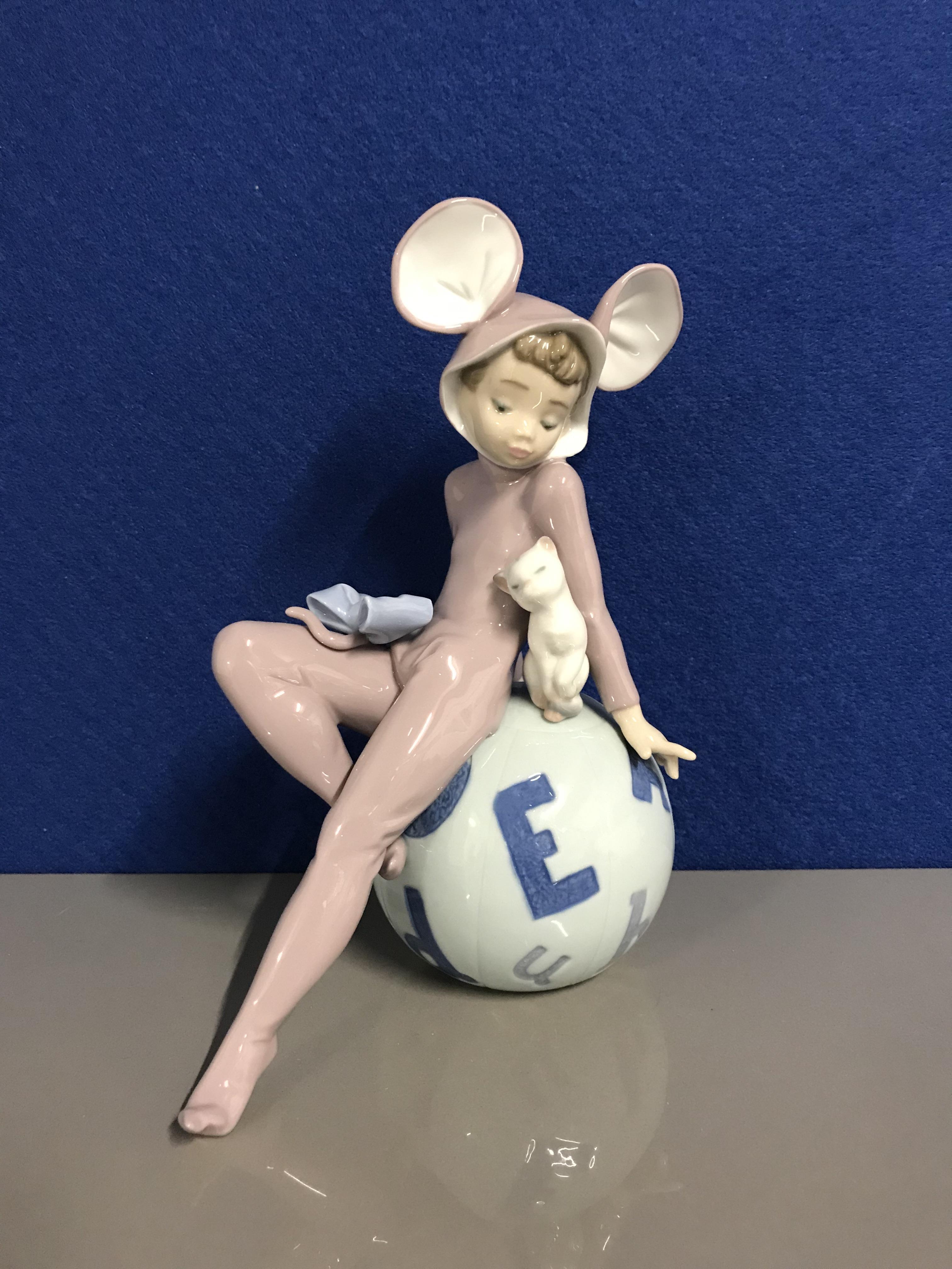 LLADRO 5882 Restful mouse (in original box)