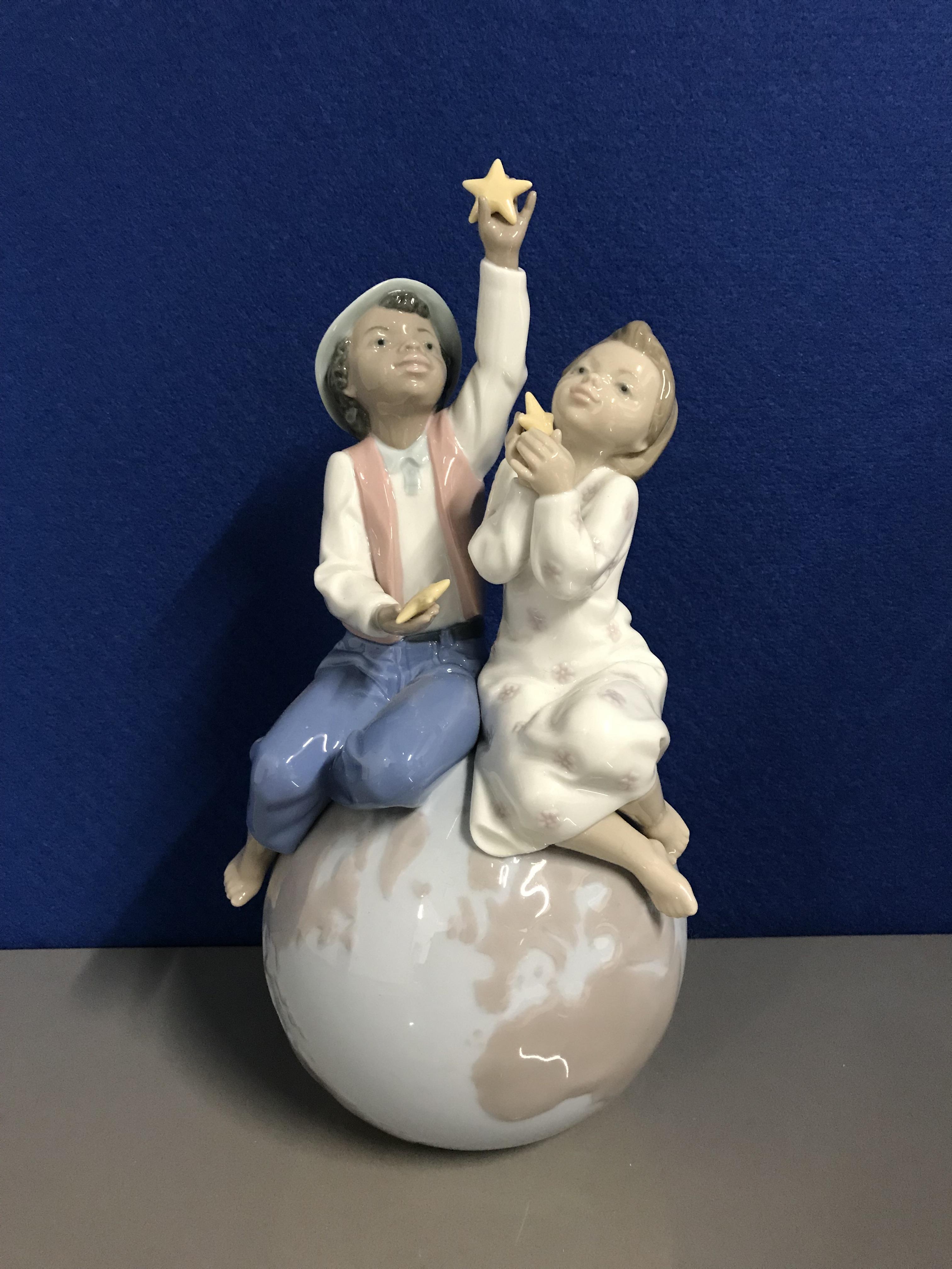 LLADRO 6353 World of love (in original box)