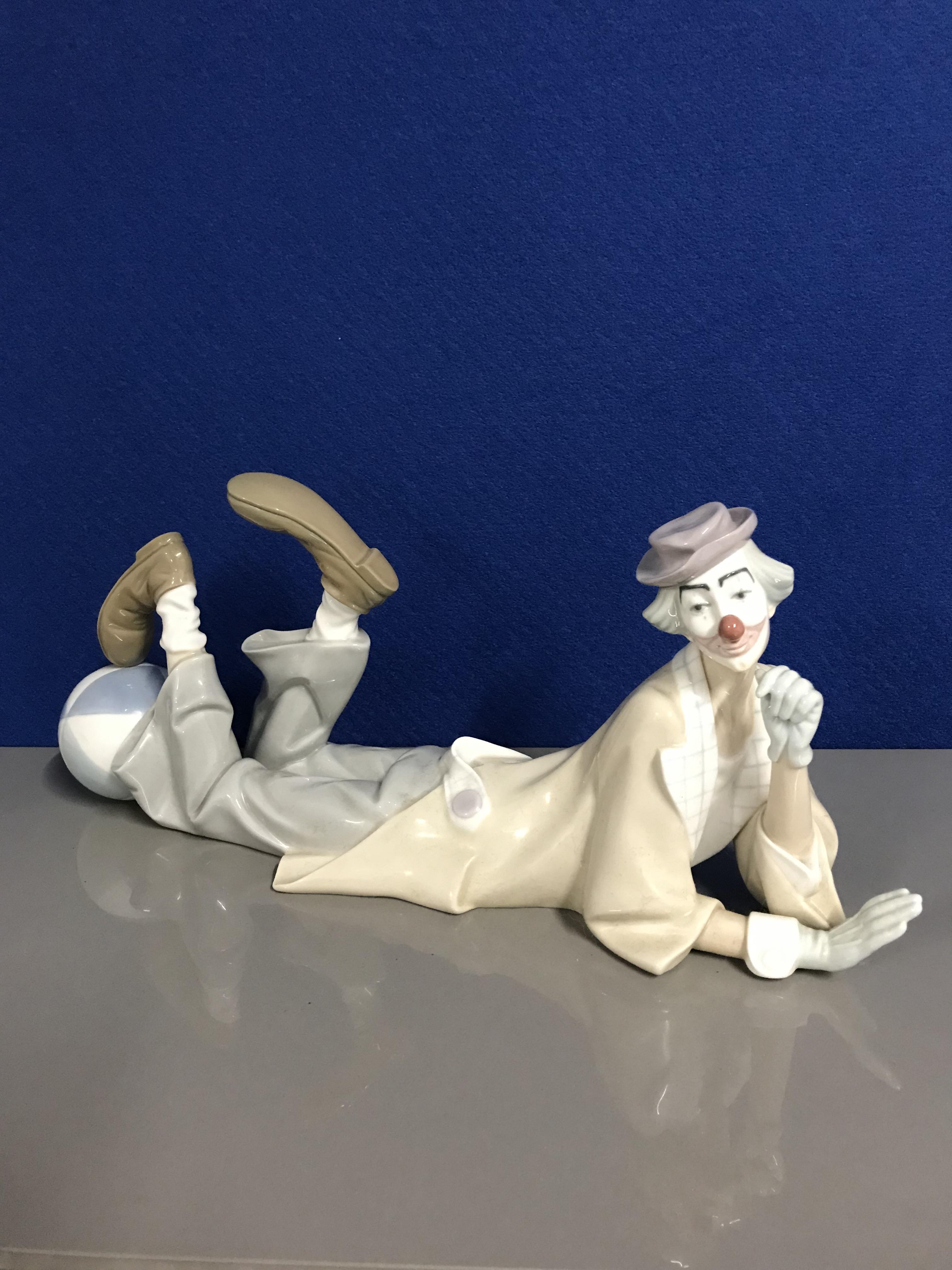 LLADRO 4618 Clown lying with ball (in original box)