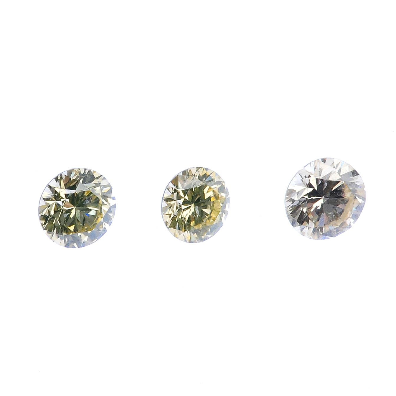 Three brilliant-cut diamonds. Total weight 0.30ct. PLEASE NOTE THIS LOT WILL CARRY VAT AT 20% ON THE