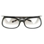 YVES SAINT LAURENT - a pair of sunglasses. Featuring a polished silver-tone top bar, black acetate