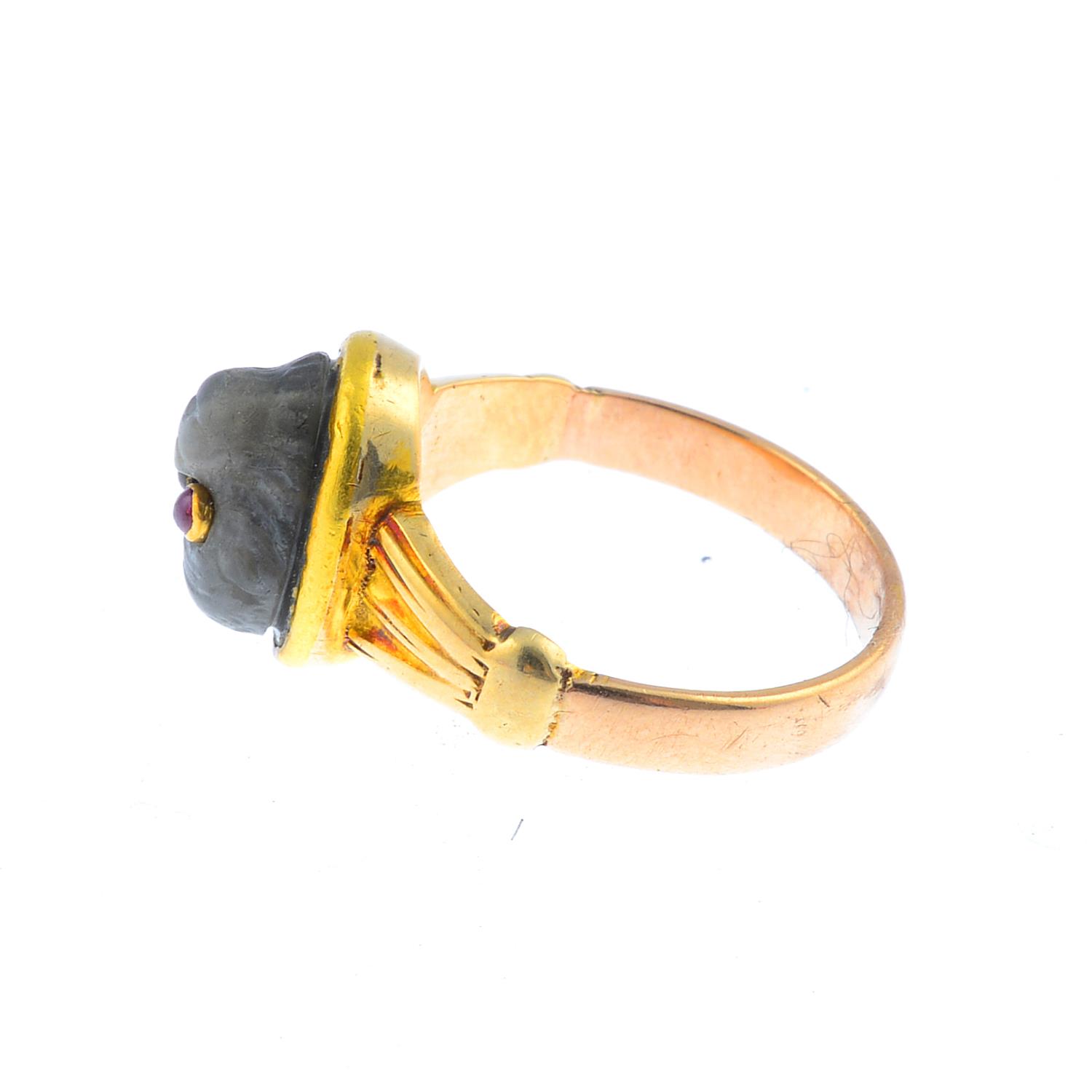 A labradorite and ruby ring. The labradorite carved to depict a monkey face, with circular-shape - Image 3 of 3