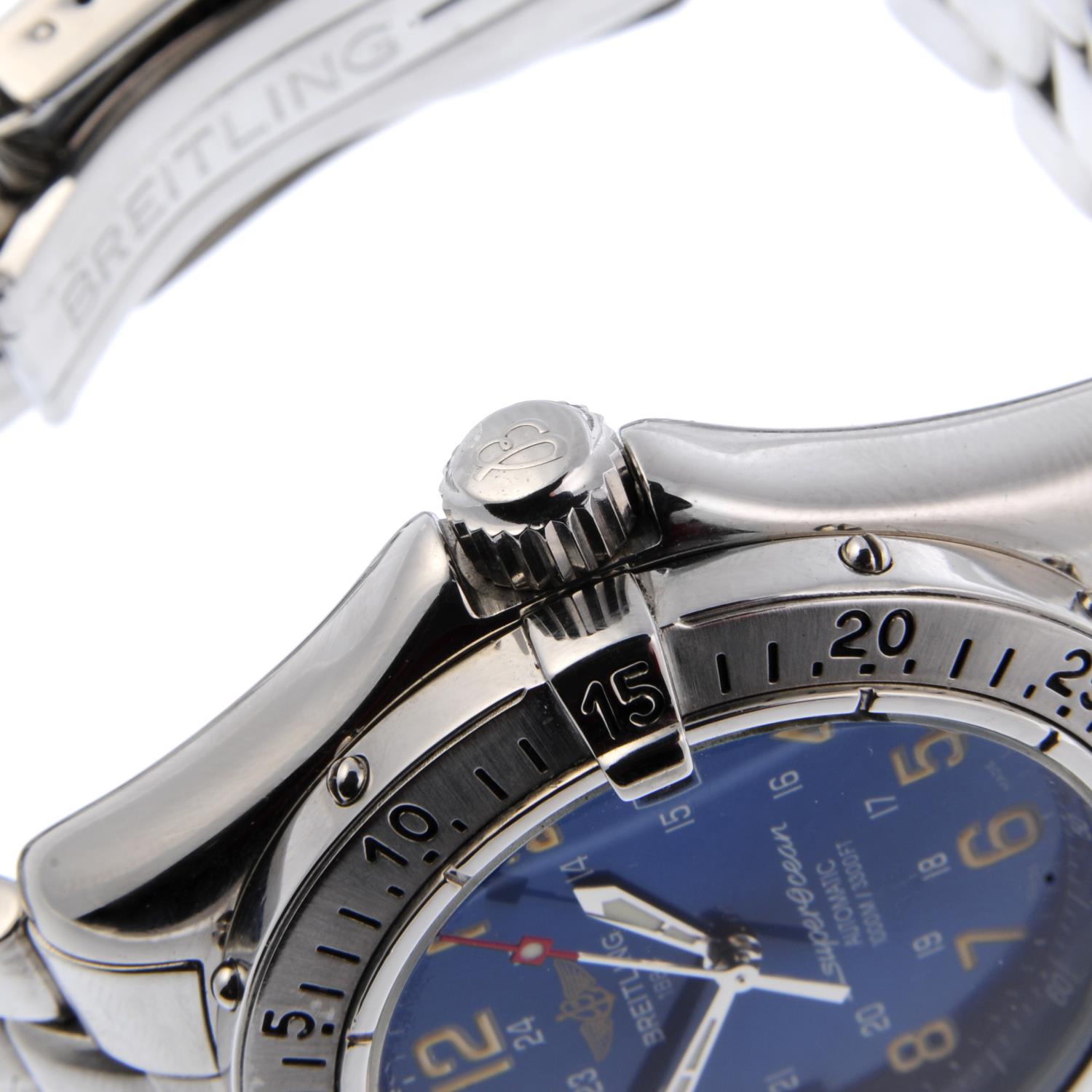 BREITLING - a gentleman's Aeromarine SuperOcean bracelet watch. Stainless steel case with calibrated - Image 3 of 4