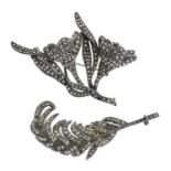 A selection of jewellery. To include an early 20th century diamond bar brooch, a silver scrolling