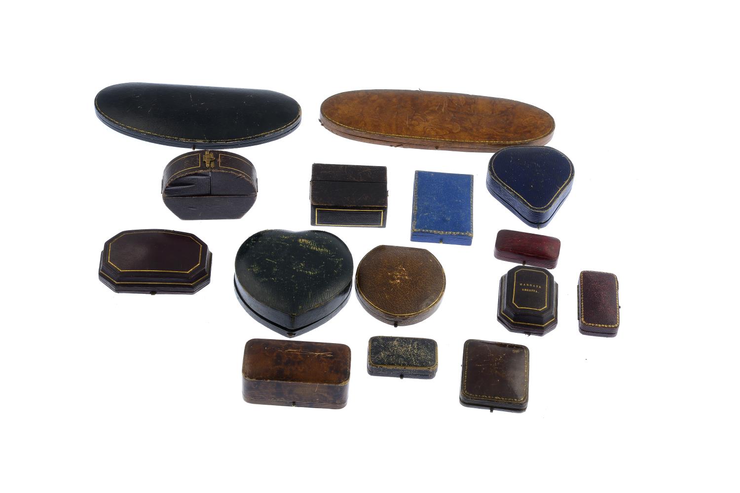 A selection of forty antique jewellery boxes. - Image 6 of 6