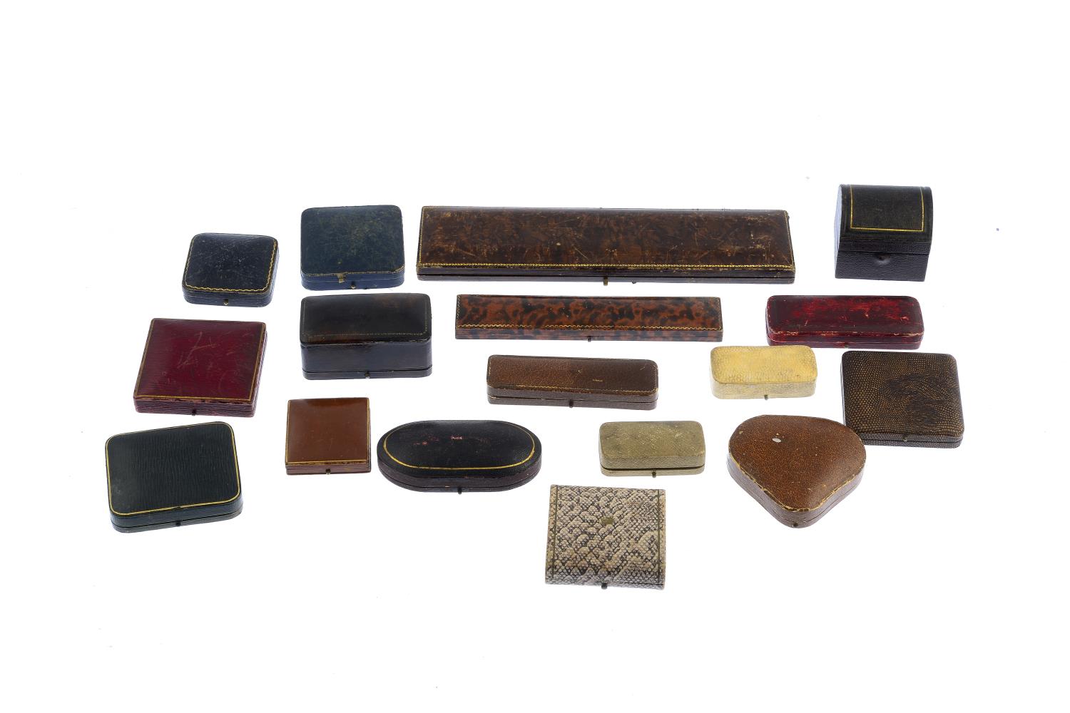 A selection of forty antique jewellery boxes. - Image 4 of 6