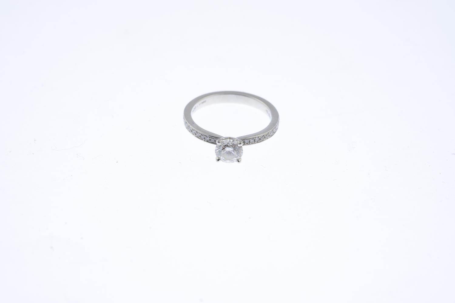 A platinum diamond single-stone ring. - Image 3 of 6