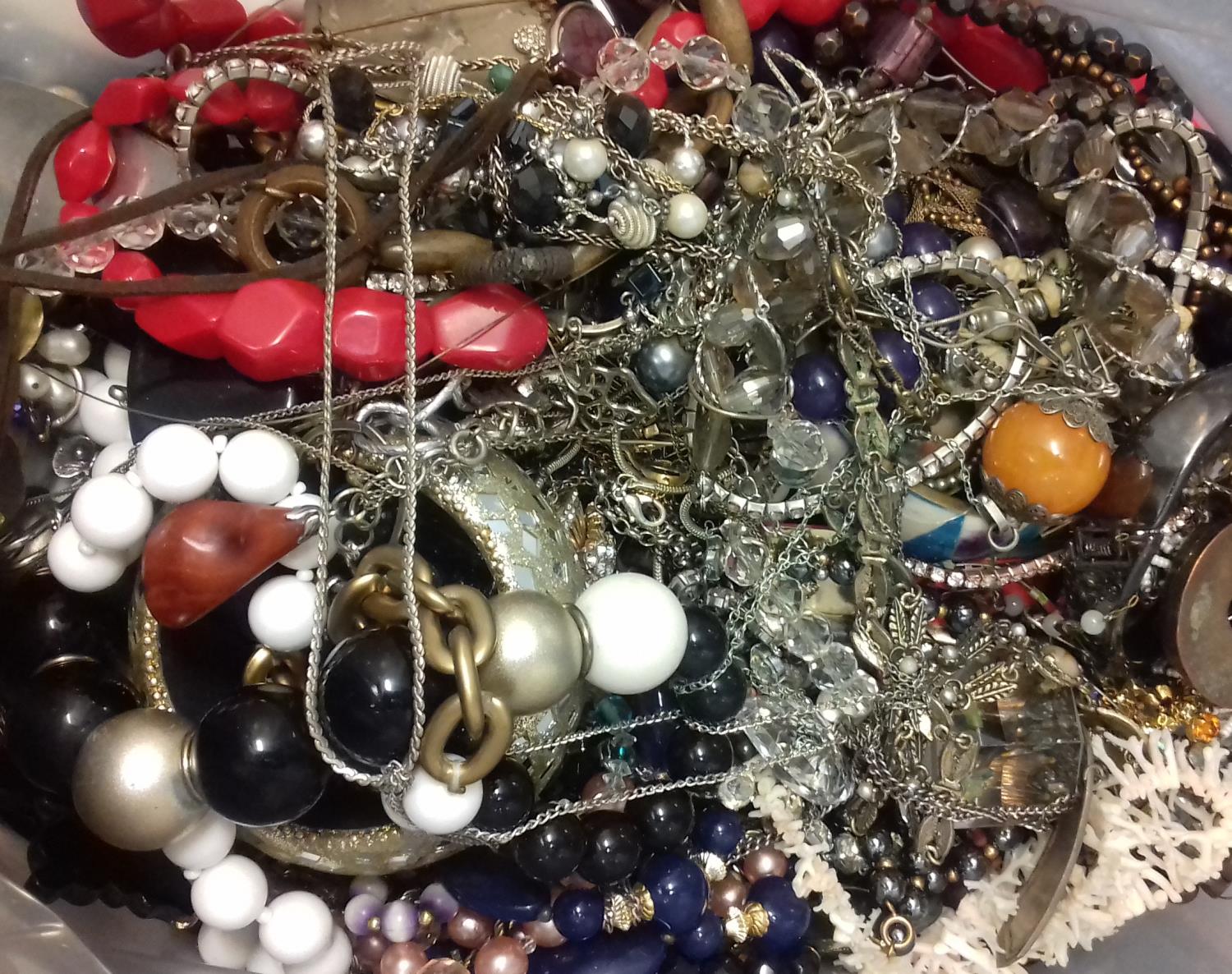 A bag containing a large quantity of costume jewellery. Many AF. Due to the amount of items in - Image 2 of 2