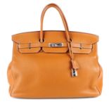 HERMÈS - a 2005 tan Clemence Birkin 40 handbag.