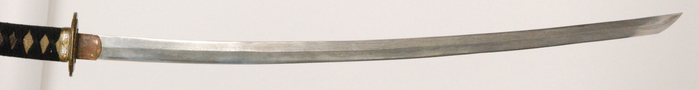 A later 20th Century Japanese katana, with black cotton bound fish skin grip with bronze menuki, - Image 7 of 15