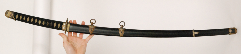 A later 20th Century Japanese katana, with black cotton bound fish skin grip with bronze menuki, - Image 3 of 15