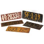 A collection of American licence number plates from the 1920s to include Mas 1923 94329,