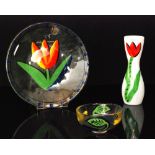 A large contemporary Kosta Boda glass Tulipa plate designed by Ulrica Hydman-Vallien,