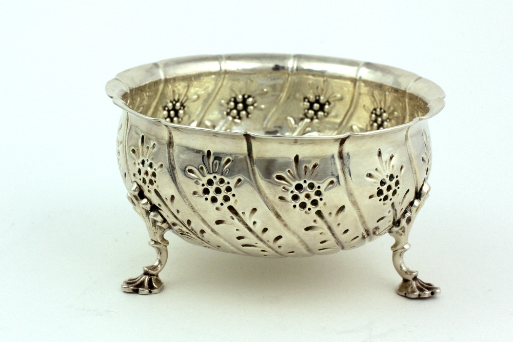 A very good Irish 18th Century circular Sugar Bowl, by R. Sawyer, Dublin c.