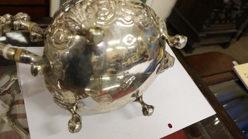 An important heavy late George III Irish silver Teapot, by James Le Bas, Dublin c. - Image 14 of 19