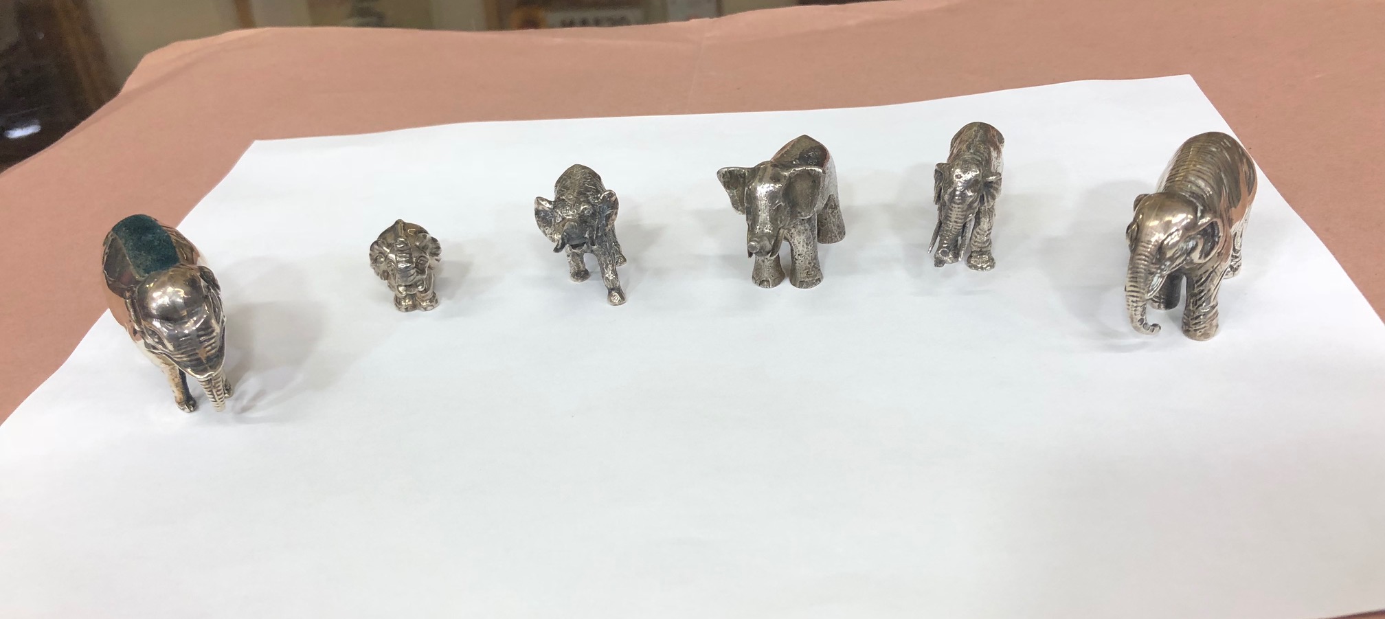 Elephants: A George V English silver Pin Cushion in the form of an elephant; - Image 2 of 11
