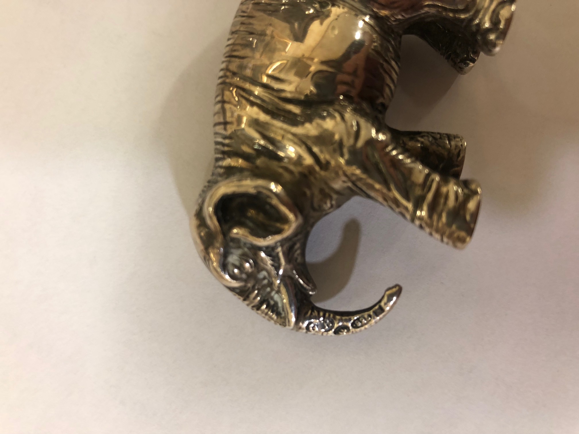 Elephants: A George V English silver Pin Cushion in the form of an elephant; - Image 11 of 11