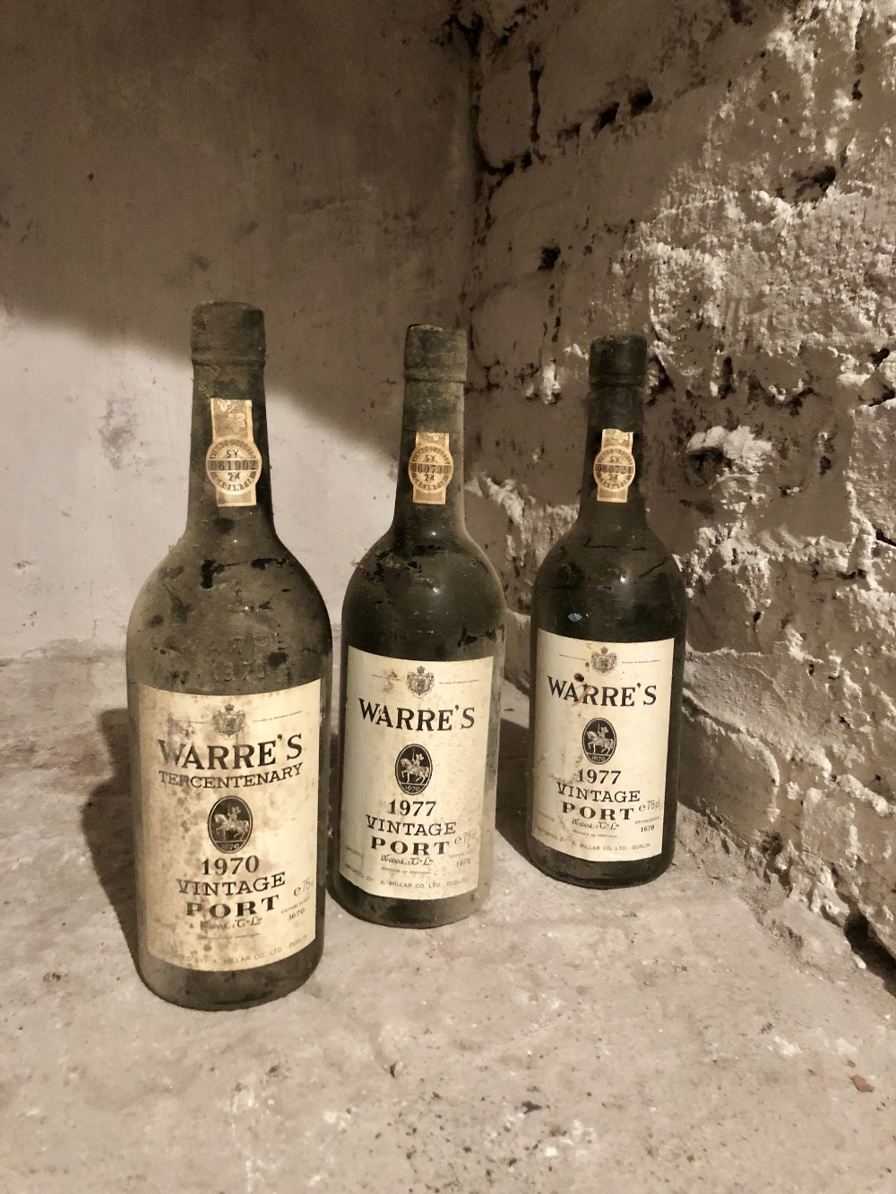 Warres Port, 1970, uncased, 3 bottles.