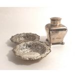 A pair of Sheffield Bon Bon Dishes, with embossed decorated bodies, c.