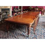 A fine quality Irish Victorian extendable Dining Table, attributed to Jones & Co.