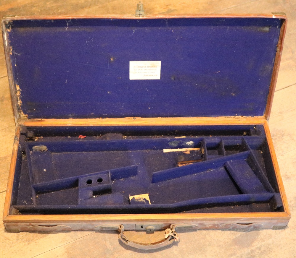 A good brass bound leather Gun-Case for a pair of shotguns, labelled 'H. - Image 7 of 10