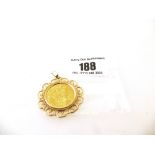 1913 SOVEREIGN IN 9K GOLD MOUNT TOTAL WEIGHT APPROX 10G