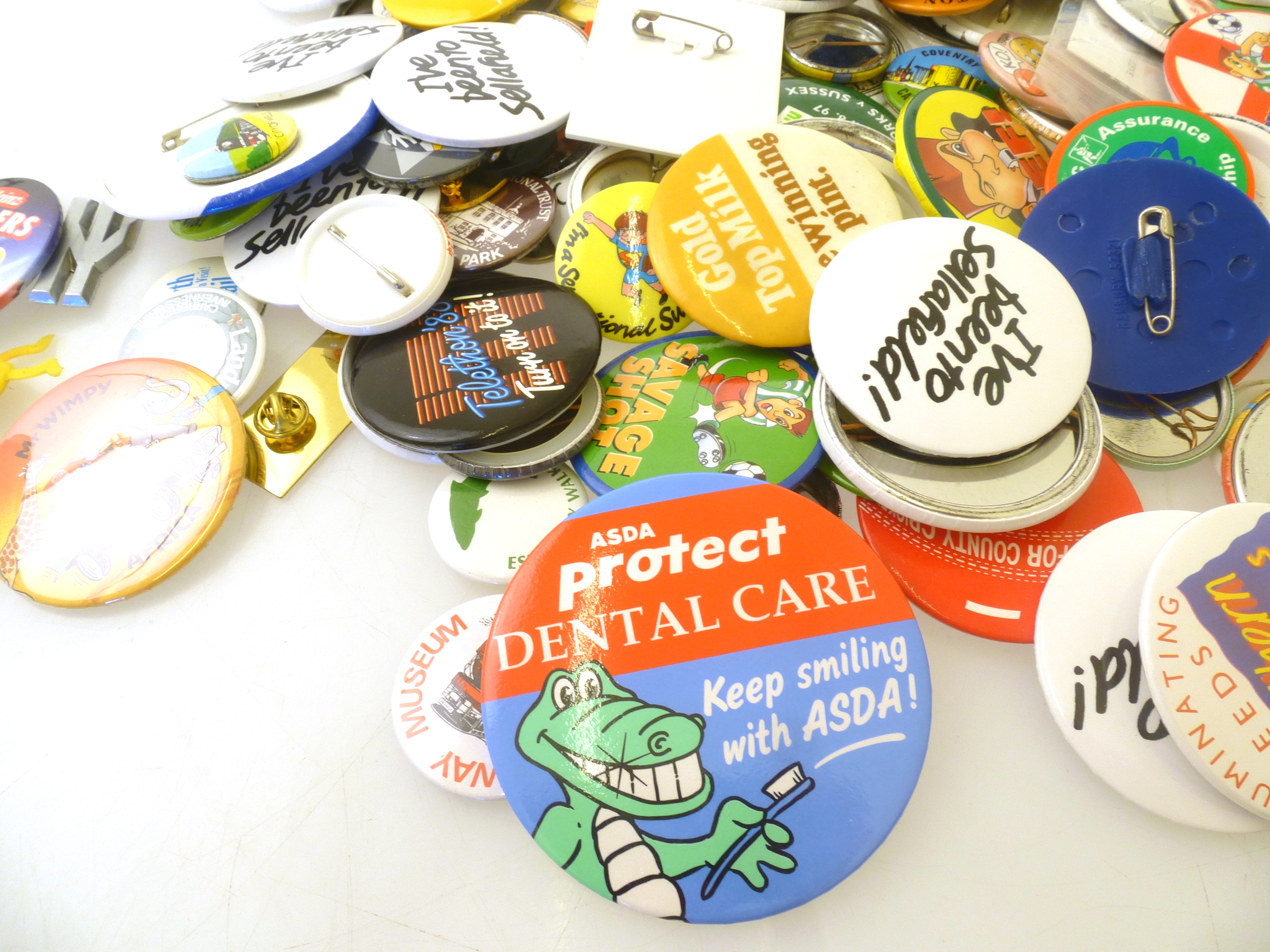QUANTITY OF ASSORTED BADGES - Image 6 of 6