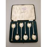 SET OF 6 SILVER WALKER AND HALL SPOONS IN CASE W:2OZT