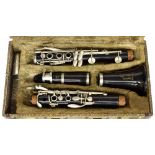 Boosey & Hawkes Regent clarinet, no. 235032, case