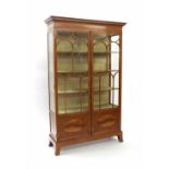 Fine quality satinwood inlaid display cabinet in the manner of Sheraton, with astragal glazed