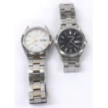 Two Seiko Solar stainless steel gentleman's bracelet watches, ref. V158-0AB0 (one with bracelet at