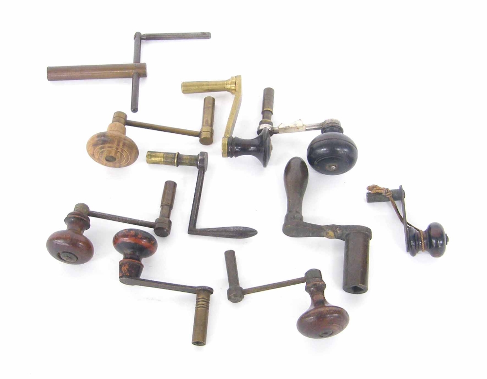 Ten various crank handle keys (10)