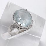 18k white gold aquamarine single stone ring, the oval aquamarine 14mm x 12mm, estimated 6.50ct