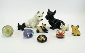 Mixed Lot Comprising Paper Weights,