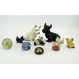 Mixed Lot Comprising Paper Weights,