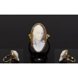 14ct Gold Set Oval Shaped Shell Cameo Ri