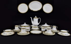 Paragon - 1930's Fine Bone China and Excellent Quality ( 60 ) Piece Part Tea and Dinner Service '