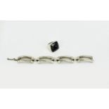 Silver Twist Barred Gate Style Bracelet, comprising four pairs of curved bars with incised twist