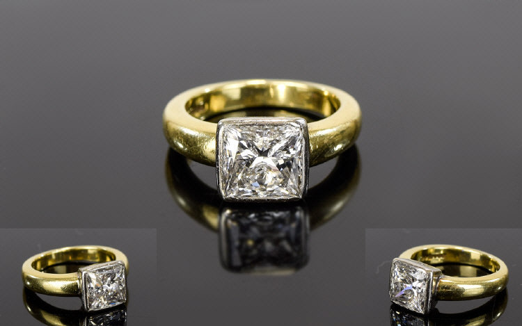 Ladies 18ct Single Stone Diamond Ring The princess cut diamond of excellent colour, estimated G-H