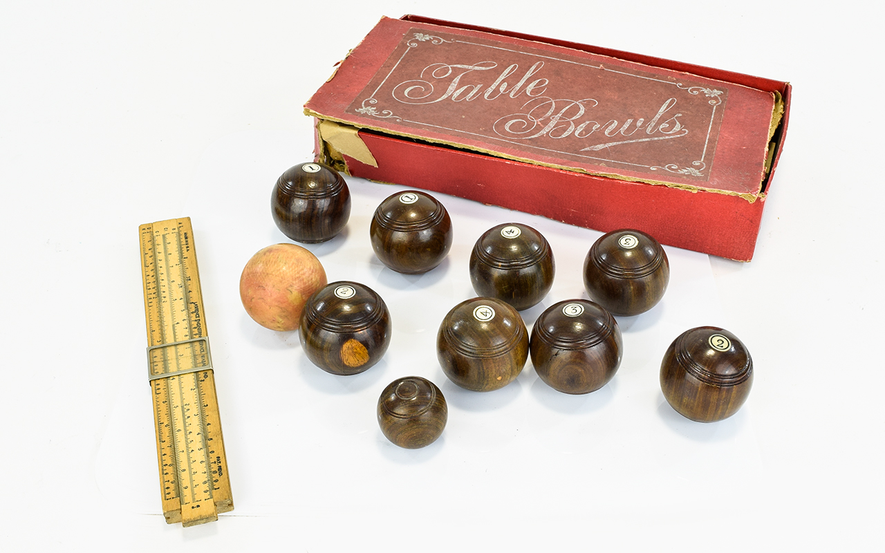 A Vintage Boxed Set of Table Bowls.